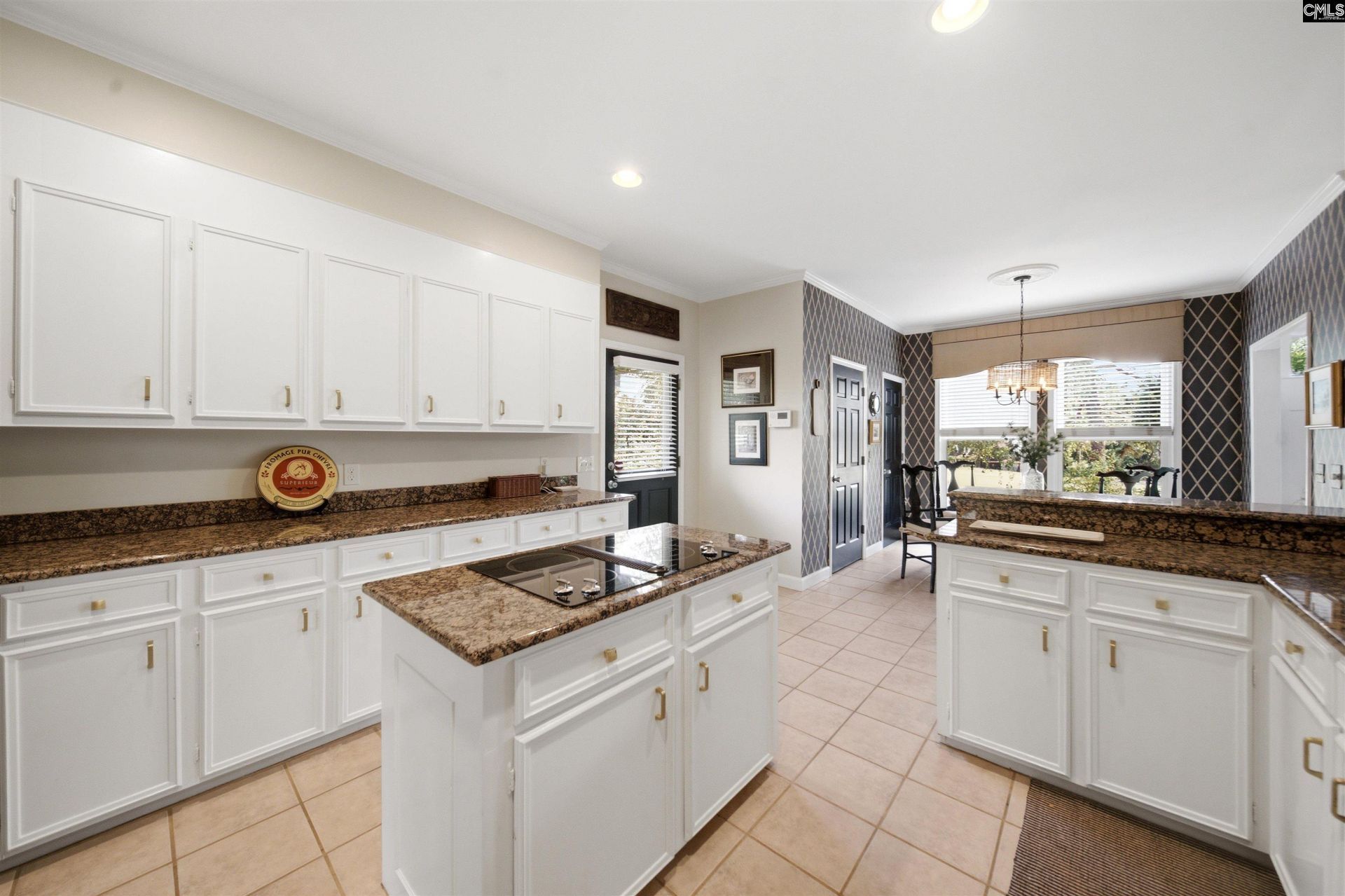 66 Mallet Hill Court  Photo 12