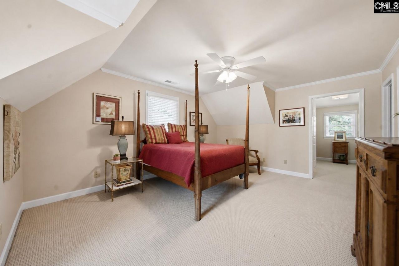 66 Mallet Hill Court  Photo 32