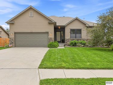 17029 Colleen Lane, Gretna, NE 68028