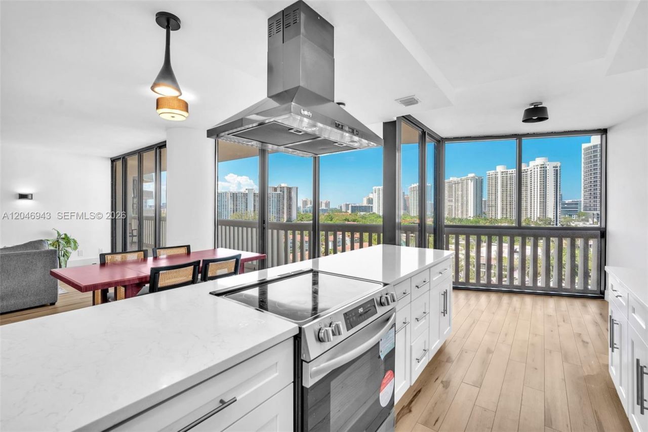 1000 W Island Blvd, Unit 1206, Aventura, FL 33160 Photo