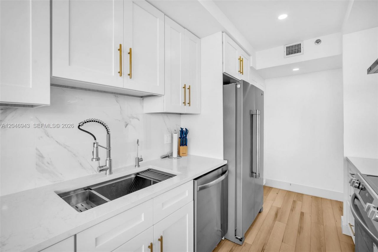 1000 W Island Blvd, Unit 1206, Aventura, FL 33160 Photo