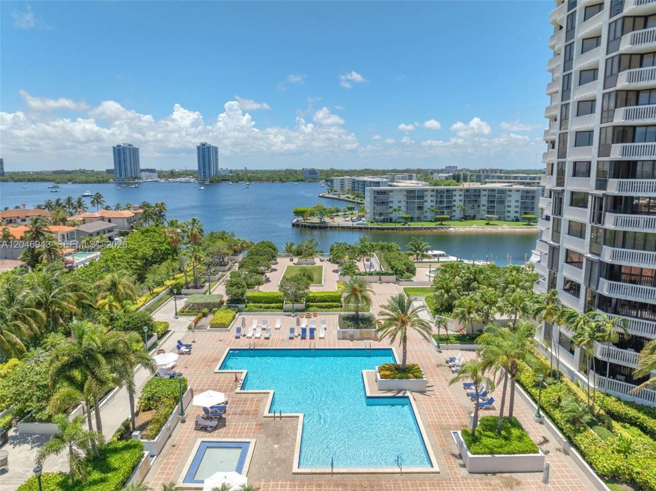 1000 W Island Blvd, Unit 1206, Aventura, FL 33160 Photo
