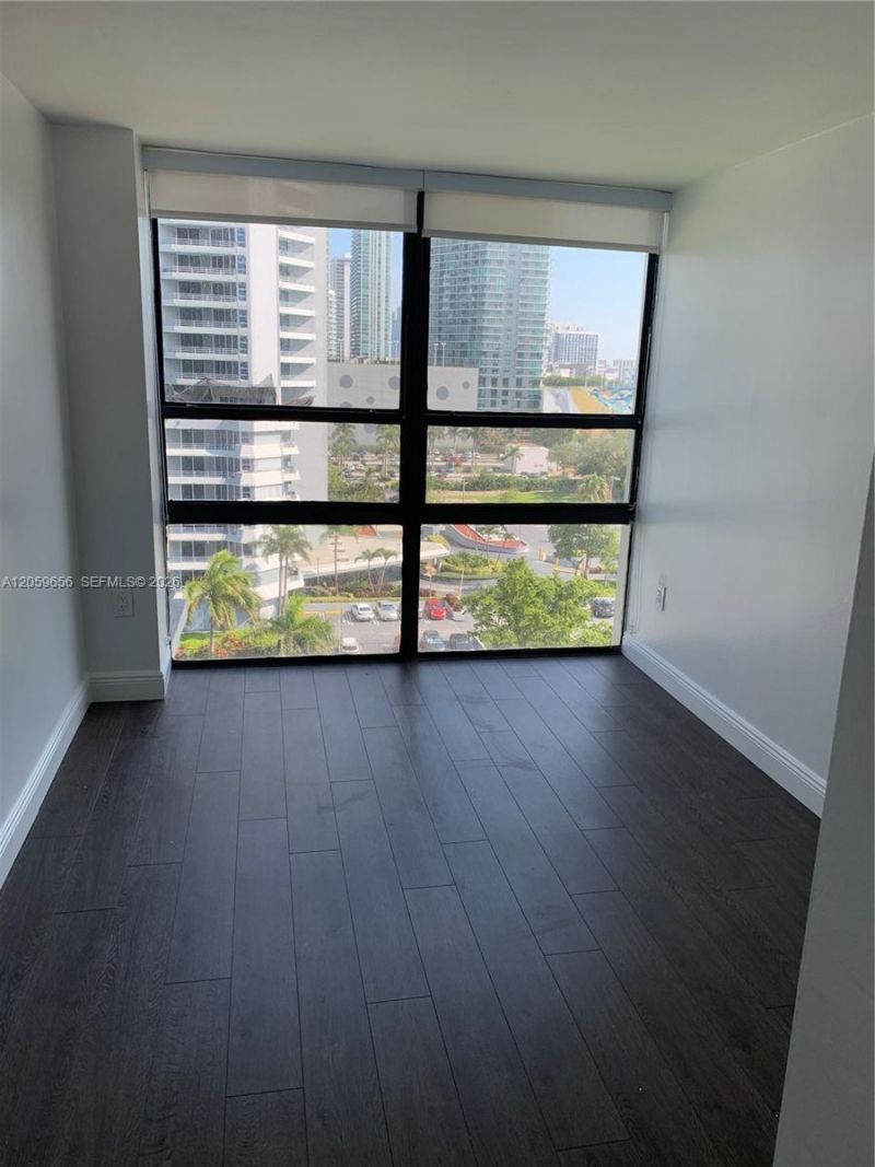 600 NE 36th St , Unit 1017, Miami, FL 33137 Photo
