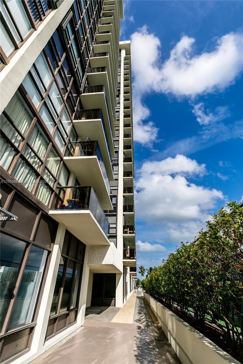 600 NE 36th St , Unit 1017, Miami, FL 33137 Photo