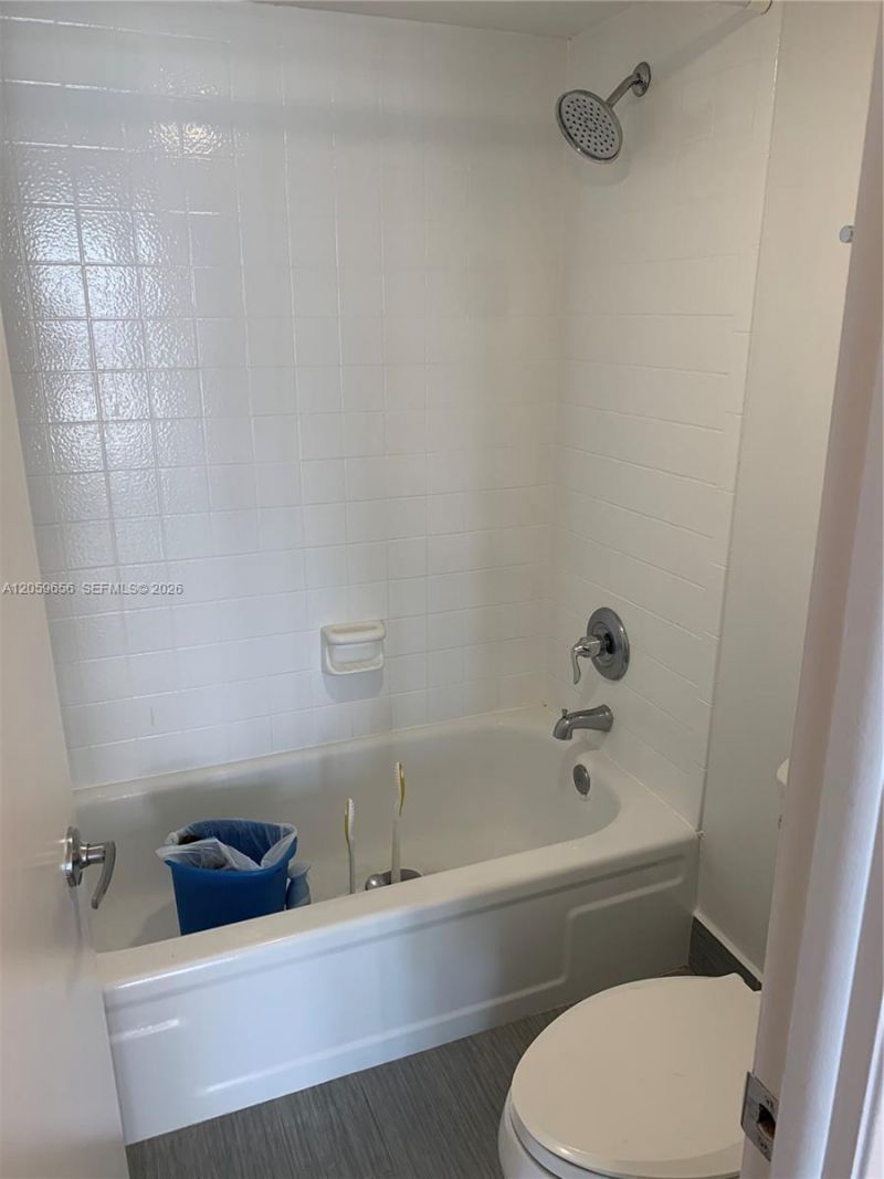 600 NE 36th St , Unit 1017, Miami, FL 33137 Photo