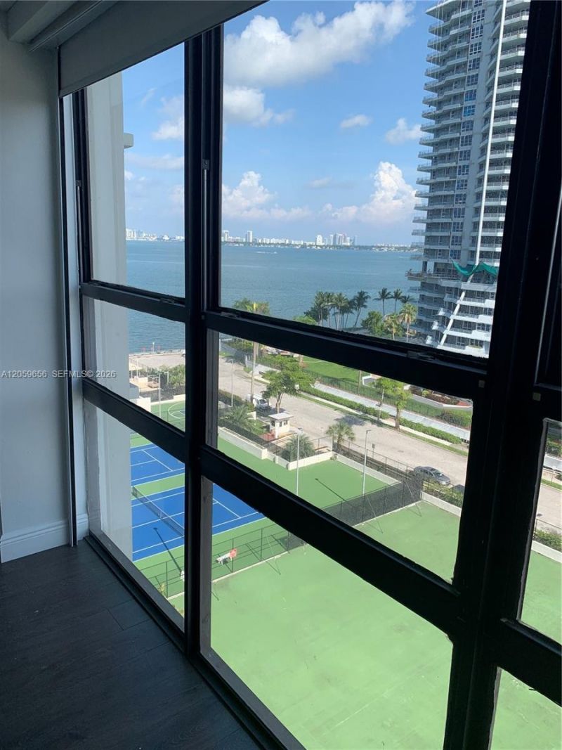 600 NE 36th St , Unit 1017, Miami, FL 33137 Photo