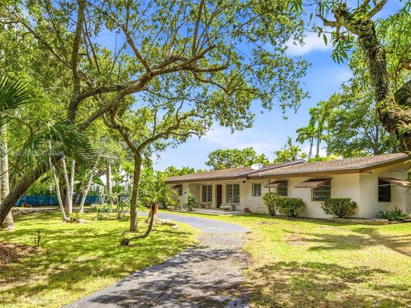 6801 SW 82nd Ave , Miami, FL 33143