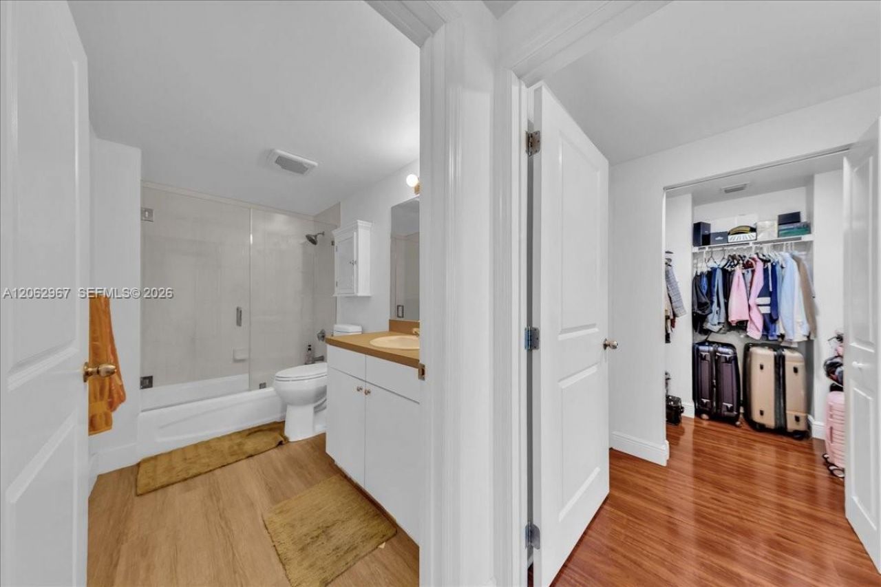 1250 S Miami Ave, Unit 2106, Miami, FL 33130 Photo