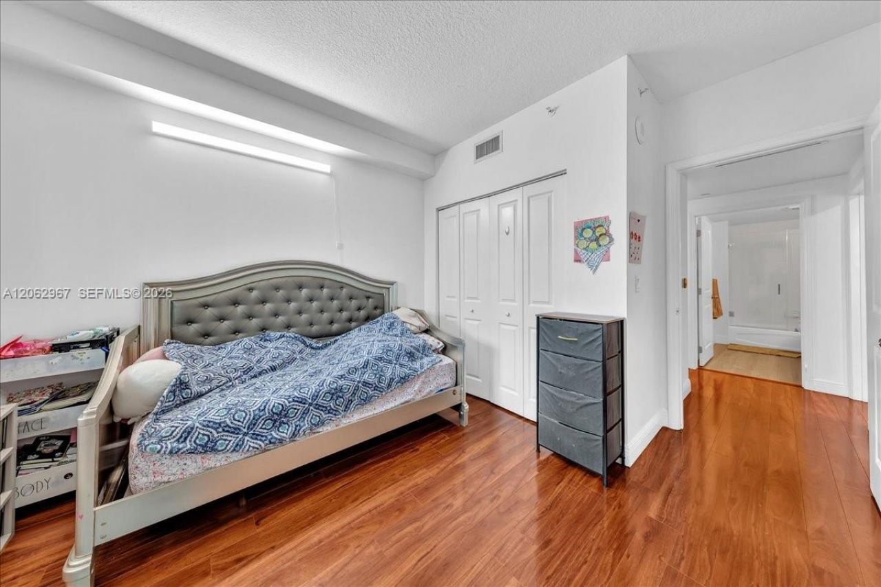 1250 S Miami Ave, Unit 2106, Miami, FL 33130 Photo