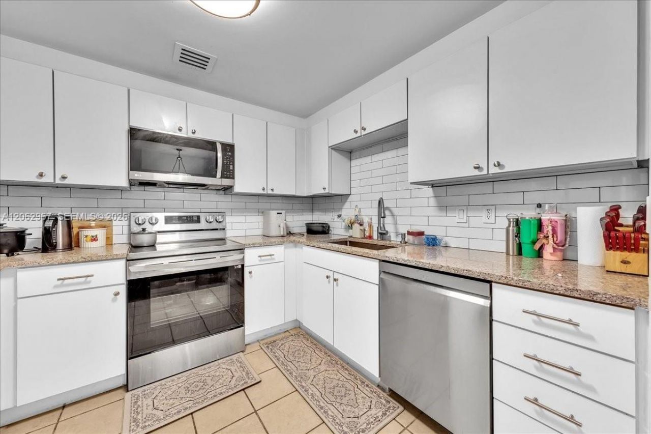 1250 S Miami Ave, Unit 2106, Miami, FL 33130 Photo