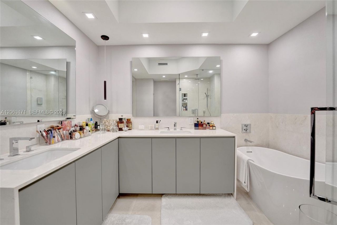 19900 E Country Club Dr , Unit TS16, Aventura, FL 33180 Photo