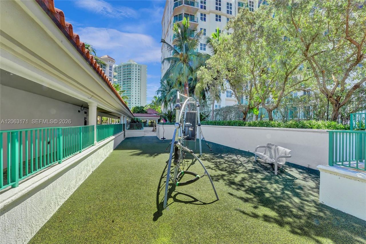 19900 E Country Club Dr , Unit TS16, Aventura, FL 33180 Photo
