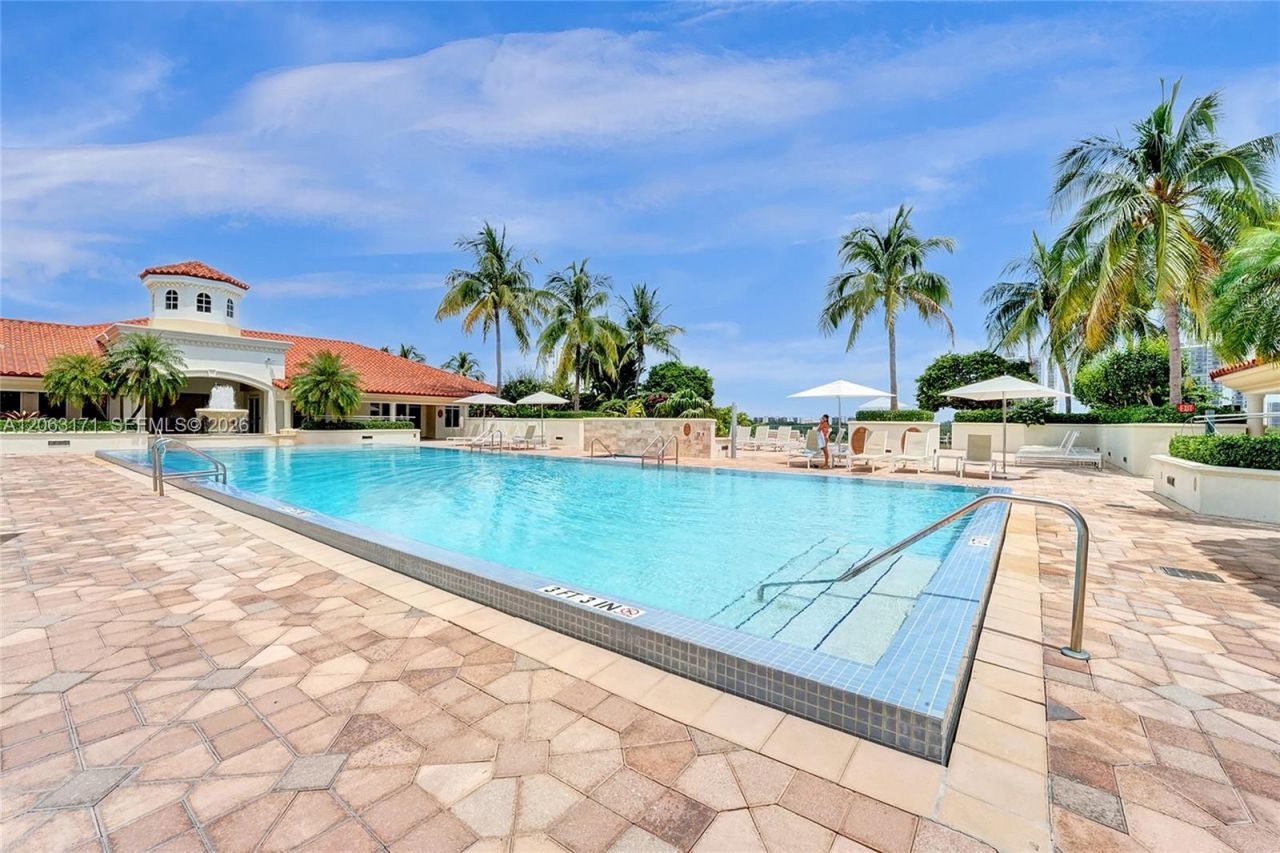 19900 E Country Club Dr , Unit TS16, Aventura, FL 33180 Photo