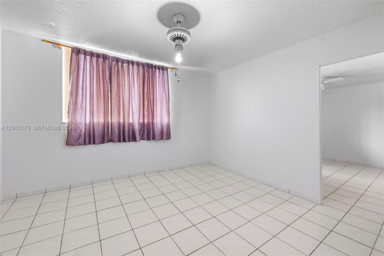5050 NW 7th St , Unit 211, Miami, FL 33126 Photo
