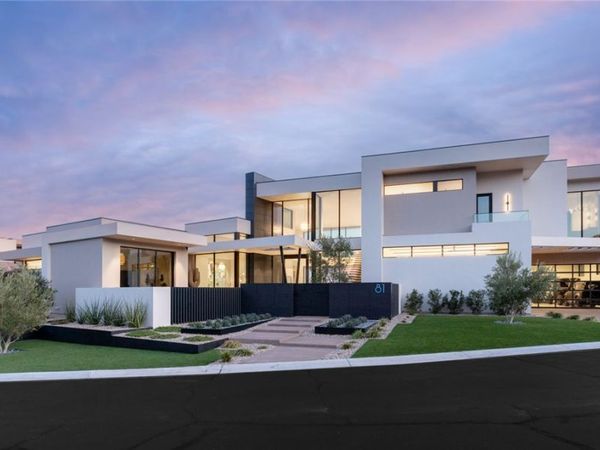 81 Hawk Ridge Drive, Las Vegas, NV 89135
