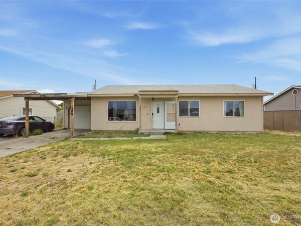 1227 Lowry Street , Moses Lake, WA 98837