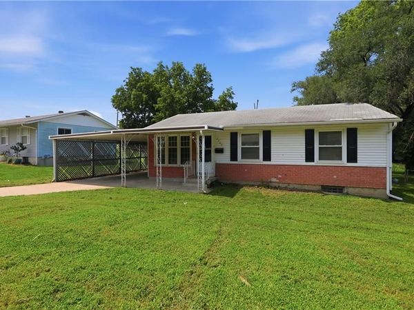 5206 Palmer Drive, Kansas City, MO 64129