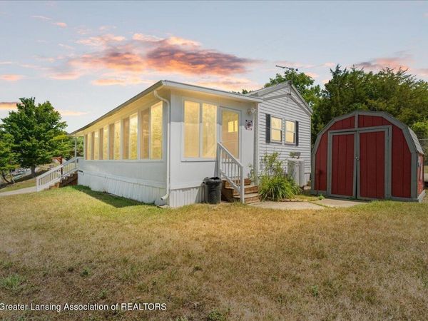 10001 E Goodall Road, Durand, MI 48429