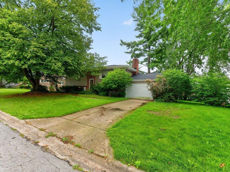 103 Bishop Drive , Westerville, OH 43081 Photo 4