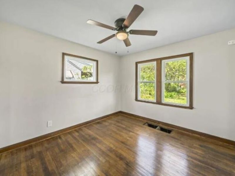 1676 E Lakeview Avenue, Columbus, OH 43224 Photo 5