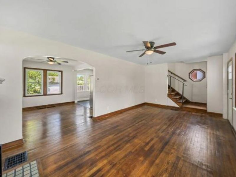 1676 E Lakeview Avenue, Columbus, OH 43224 Photo 9