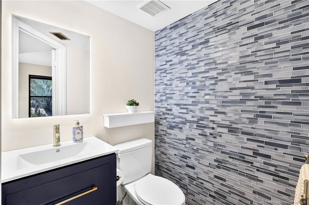 211 SW South River Drive, Unit 203, Stuart, FL 34997 Photo