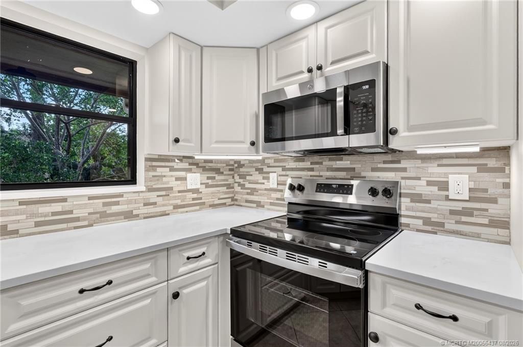 211 SW South River Drive, Unit 203, Stuart, FL 34997 Photo