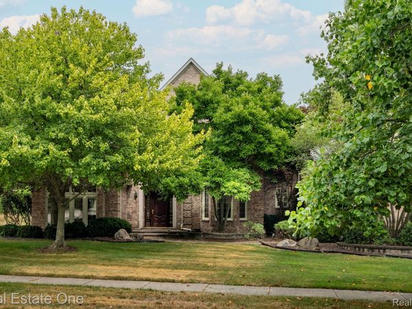 2038 Haverford Drive, Troy, Mi 48098