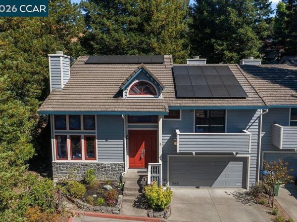 5 Via Barcelona, Moraga, CA 94556