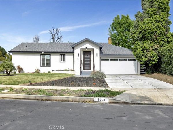 17227 Keswick Street, Lake Balboa, CA 91406
