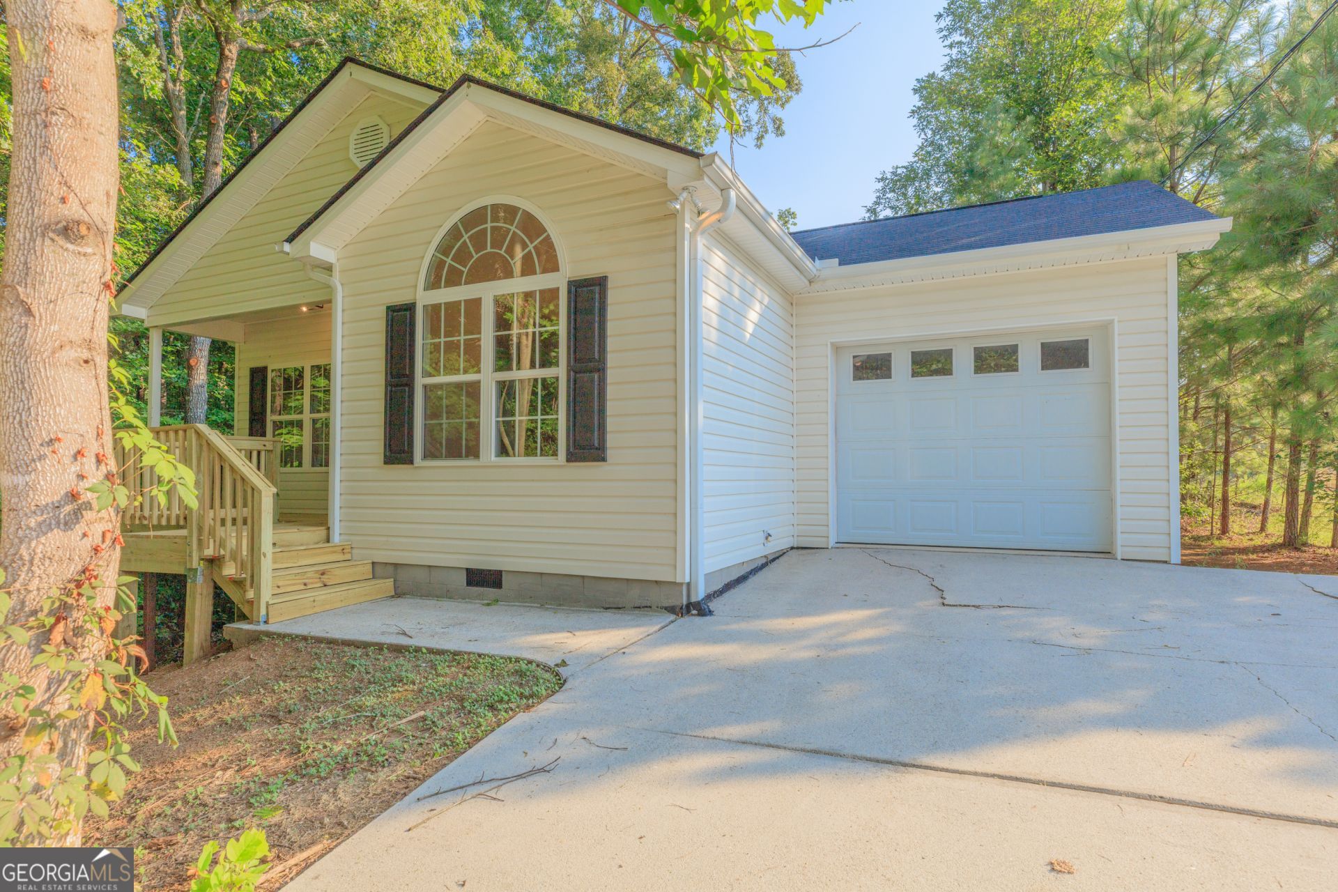 2835 S Riverbend Road, Dalton, GA 30721 Main Photo