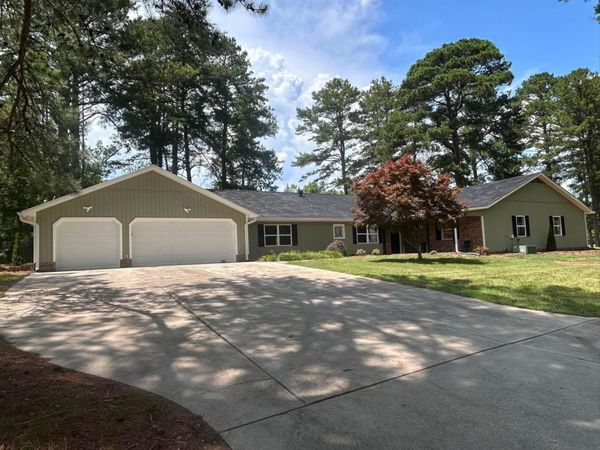 348 Marina Drive NW, Charleston, TN 37310