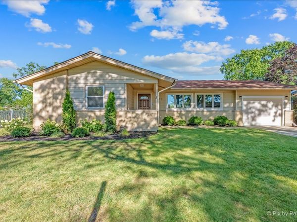 1059 Hickory Lane , Elk Grove Village, IL 60007