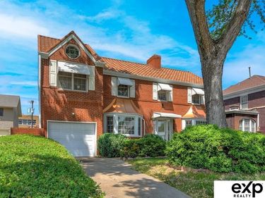 3862 California Street, Omaha, NE 68131