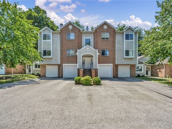 356 Village Pointe Drive , Unit C, Akron, OH 44313