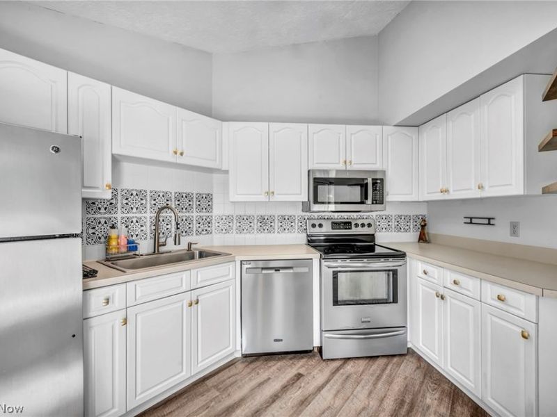 356 Village Pointe Drive , Unit C, Akron, OH 44313 Photo 13