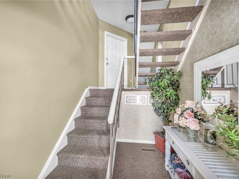 356 Village Pointe Drive , Unit C, Akron, OH 44313 Photo 6
