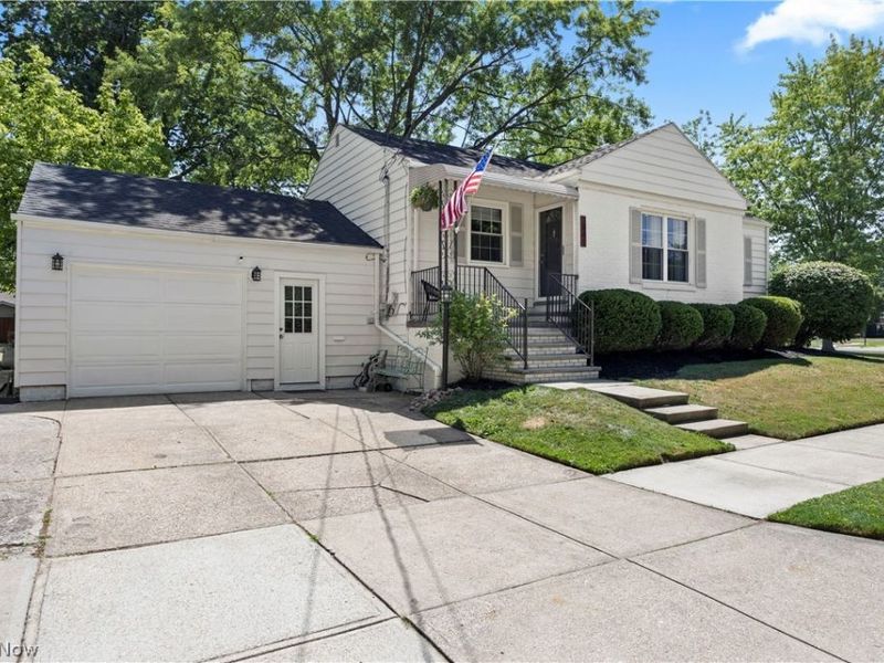 2841 Clague Road, North Olmsted, OH 44070 Photo 2