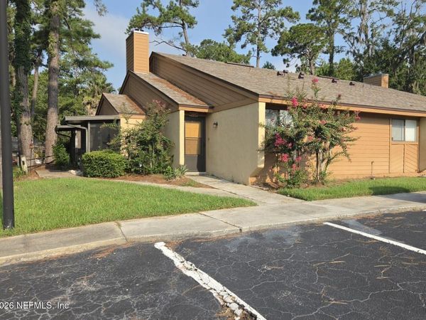 85 DEBARRY AVE Avenue, Unit 2071, Orange Park, FL 32073