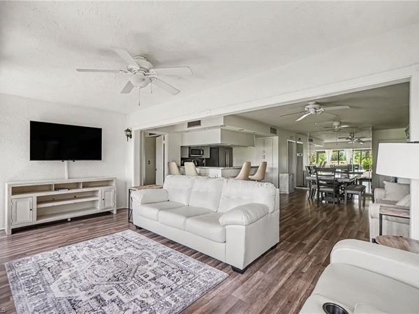 5625 Trailwinds DR , Unit 412, FORT MYERS, FL 33907