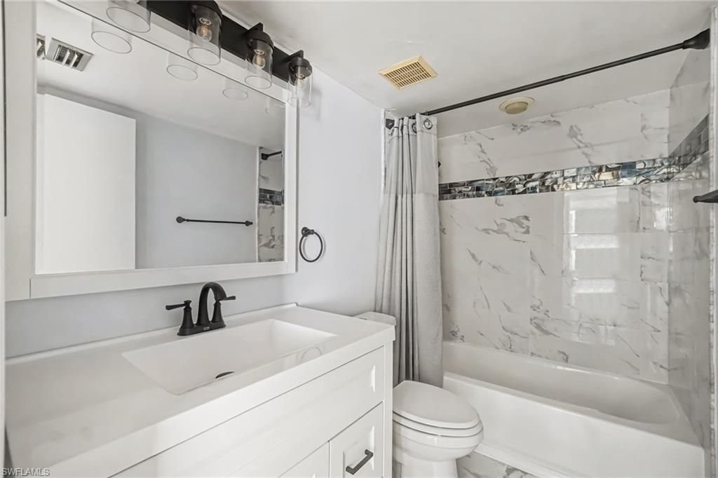 5625 Trailwinds Dr , Unit 412, Fort Myers, FL 33907 Photo