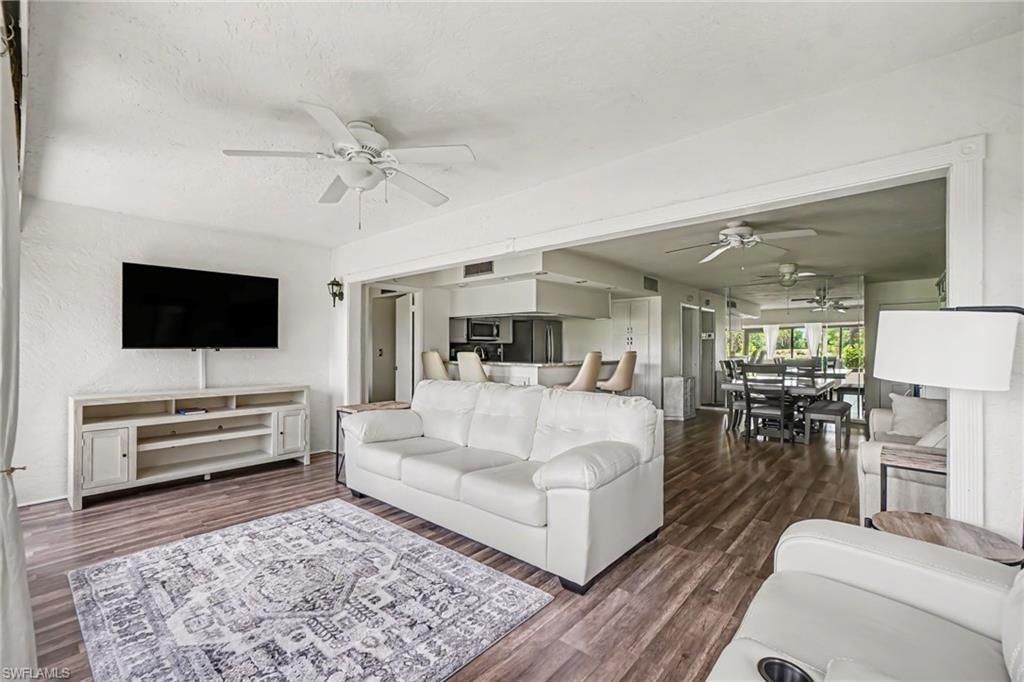 5625 Trailwinds Dr , Unit 412, Fort Myers, FL 33907 Photo