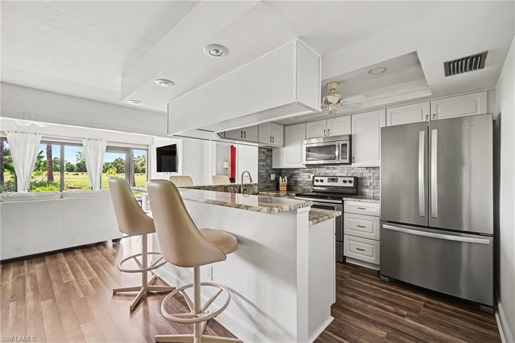 5625 Trailwinds Dr , Unit 412, Fort Myers, FL 33907 Photo