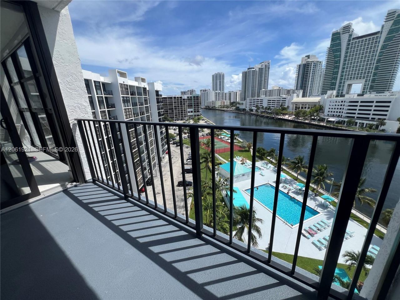 200 Leslie Dr , Unit 1017, Hallandale Beach, FL 33009 Photo