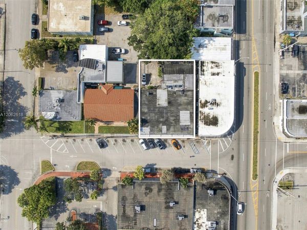 610 NE 124th St , North Miami, FL 33161