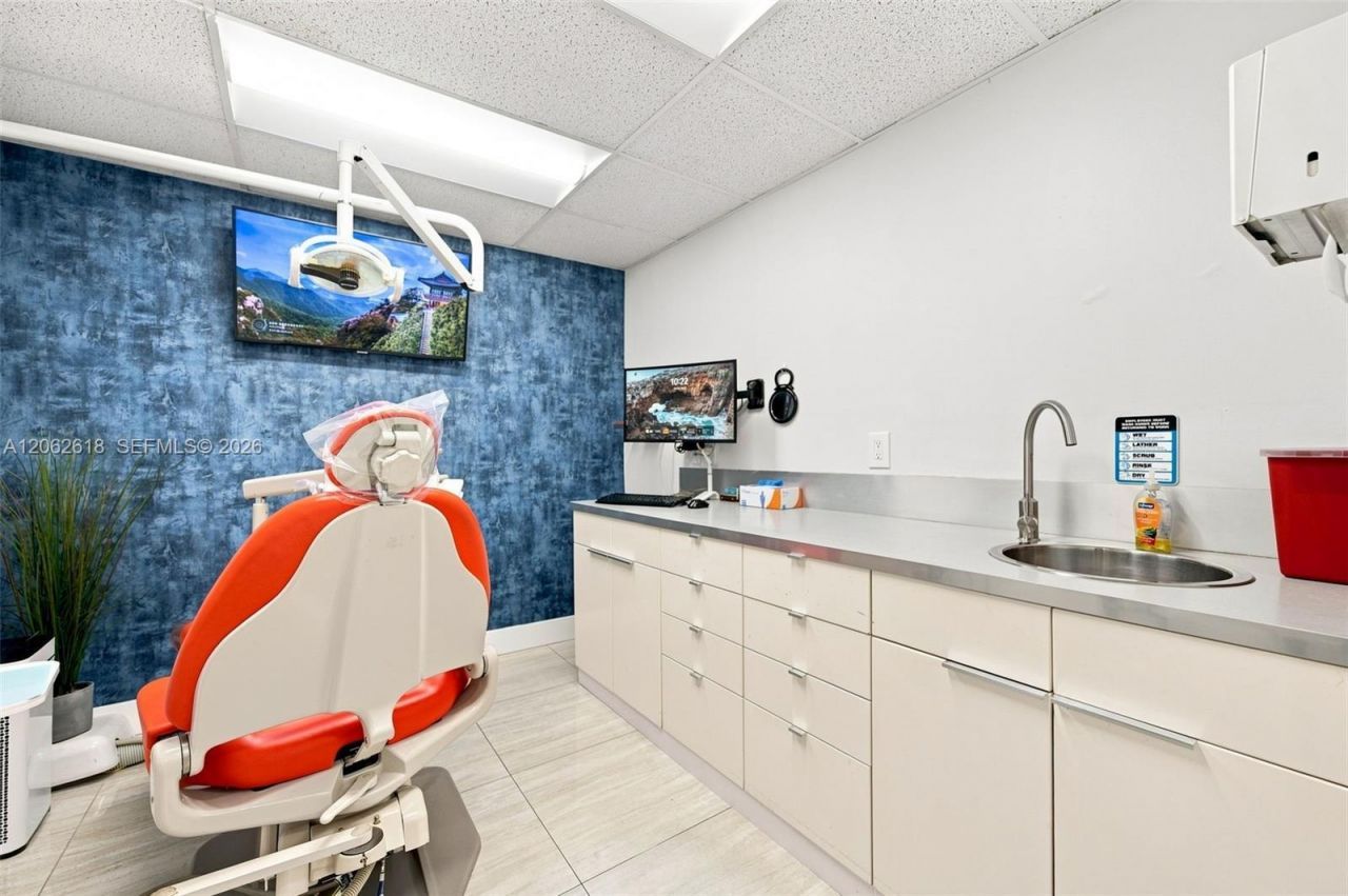 610 NE 124th St , North Miami, FL 33161 Photo