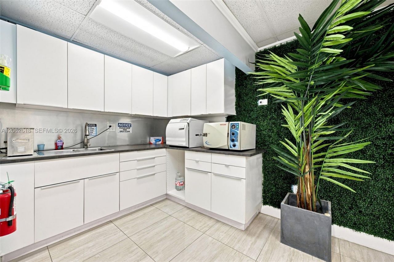 610 NE 124th St , North Miami, FL 33161 Photo