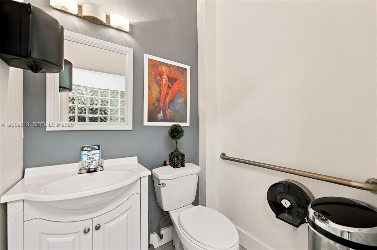 610 NE 124th St , North Miami, FL 33161 Photo