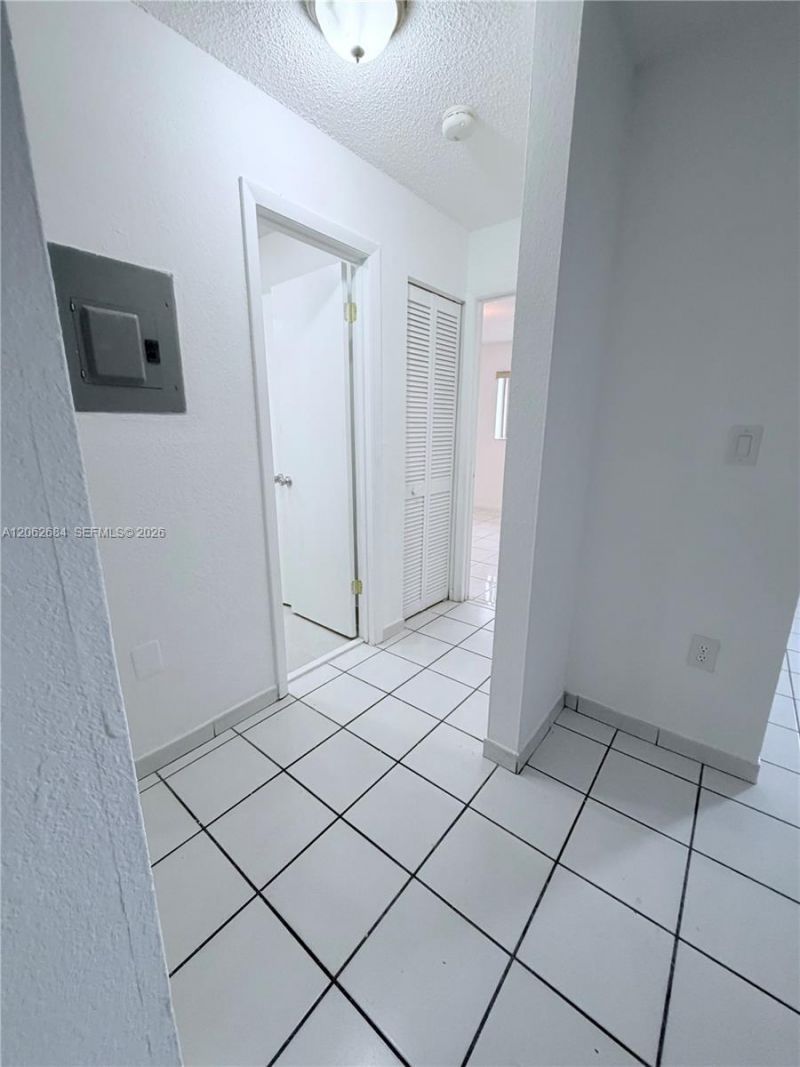 6278 W 22nd Ct, Unit 20, Hialeah, FL 33016 Photo