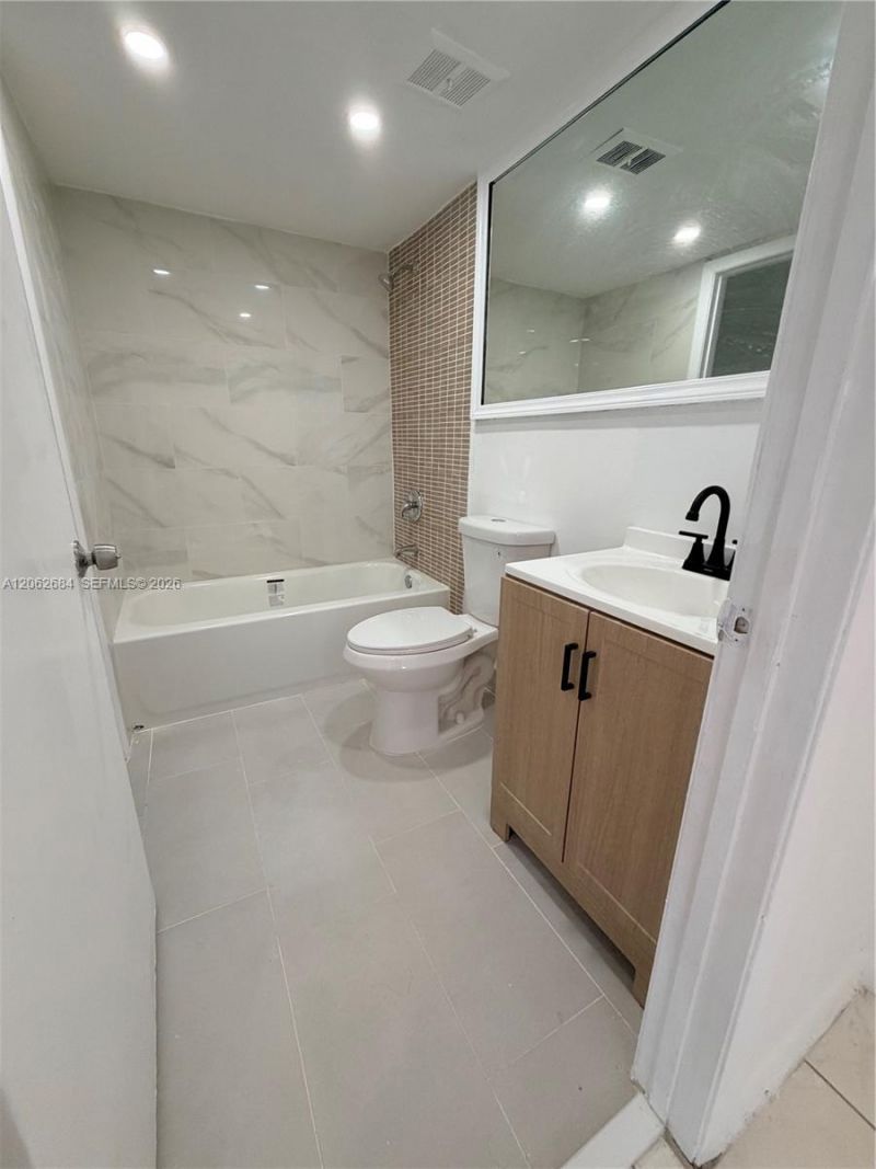 6278 W 22nd Ct, Unit 20, Hialeah, FL 33016 Photo